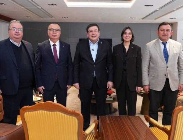 Üsküdar Belediye Başkanı Sinem Dedetaş, 5 Aralık Paneli İçin Çanakkale'ye geldi